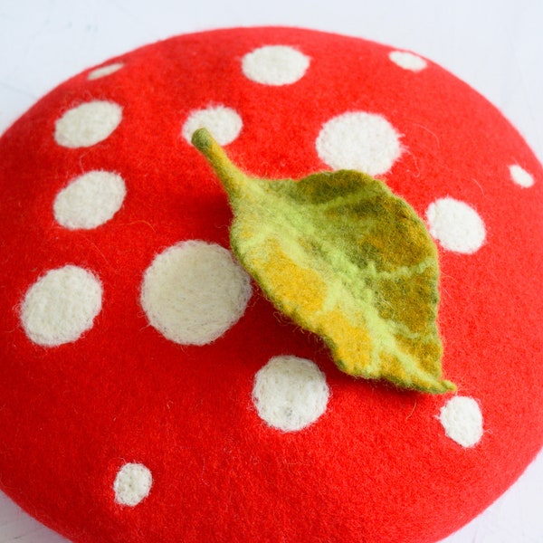 Beret amanita red amanita red toadstool female beret mushroom beret embroidered beret  hat felt beret red beret autumn beret toadstool hat