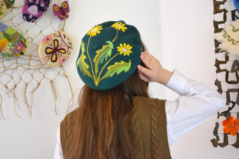 Dandelion beret green beret felt beret beret pattern handmade pattern art wool beret women's beret wool beret hat pattern women image 1