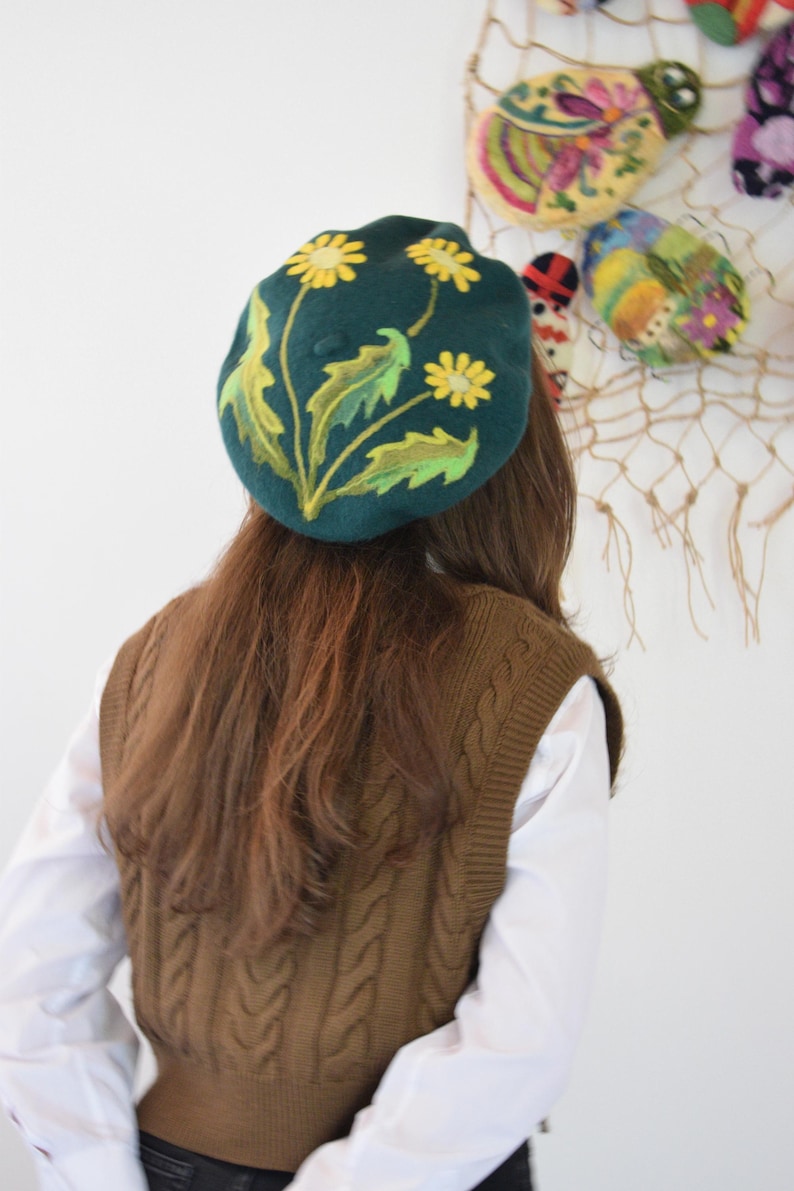 Dandelion beret green beret felt beret beret pattern handmade pattern art wool beret women's beret wool beret hat pattern women image 2