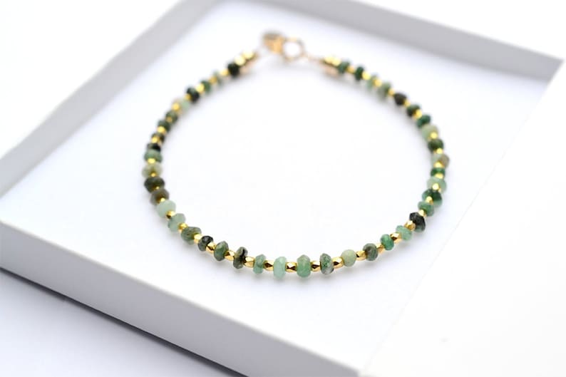 Dainty Emerald bracelet, Emerald Jewellery, May birthstone bracelet, Green Emerald, Emerald Jewelry, birthday gift for her, best friend gift 