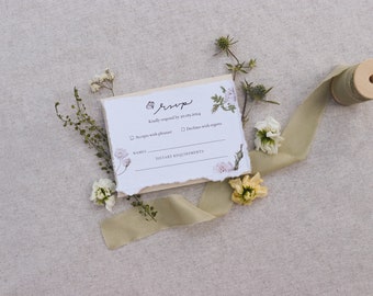 Weiße Wildblumen Boho Antwortkarten | Bunt Blumen Botanisch Lädt ein Rustikale Scheunen-Hochzeits-Gefolge | Erschwingliche skurrile Hochzeitspapeterie