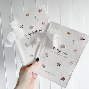 Blumen-Hochzeitsgelübde | 2er-Set | Schreiben Sie Ihre eigenen Gelübde | Personalisiertes Minimal Ribbon Hochzeit Gelübde Buch | An meine Frau und meinen Mann