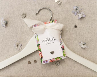 Personalised Wedding Hanger Tags for Bride & Groom, Hanger Tags for Wedding, Wedding Tags, Bridesmaid Tags, Personalised Bridal Hanger