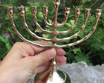Messing Chanoeka-menora: vintage joodse chanukia, 9 tak (6,5 inch)