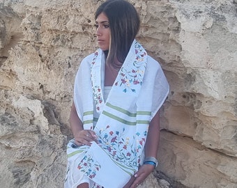 Tallit für Frauen und Mädchen, Bat Mizwa, traditioneller jüdischer Gebetsschal, bestickt mit Blumen, 100 % koscher aus Israel, inklusive Tasche und Kippa