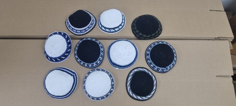 Lot Of 10 Knit Kippa Kipa Kippah Difrent kippot YARMULKES New Sealed imagem 2