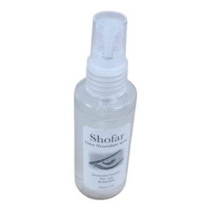 Peut inclure: Une bouteille en plastique transparente avec une buse de pulvérisation blanche. La bouteille est étiquetée "Shofar Odor Neutralizer Spray".
