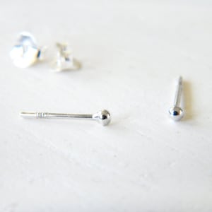 Minimalist earrings, silver dot earrings, everyday earrings, tiny ball earrings