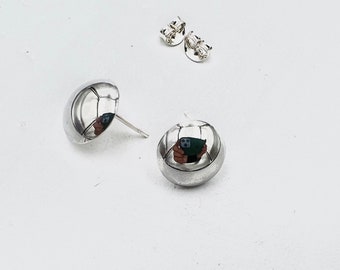 Minimalistische cirkel zilveren oorbellen, koepel zilveren oorbellen, klassieke zilveren oorbellen, glanzende cirkel oorbellen.