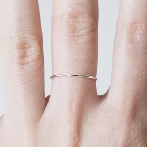 Anelli impilabili in argento, anelli in argento sottili, anelli in argento delicati, anello in argento sottile. immagine 3