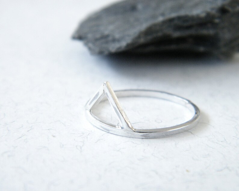 Triangle silver ring chevron silver ring geometric silver ring. minimalist silver ring
