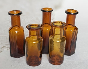 Juego de botellas de cristal vintage Apothekerbraun. Antikes Glas Apotheker Miniatur Juego de 5 botellas. Badezimmer Dekor. Botella de cristal de boticario vintage.