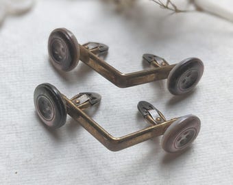 Vintage goldtone cufflinks with mother of perl buttons. Vintage cufflinks in gold and brown. Gold Tone Metal Cufflinks. Gift for him.