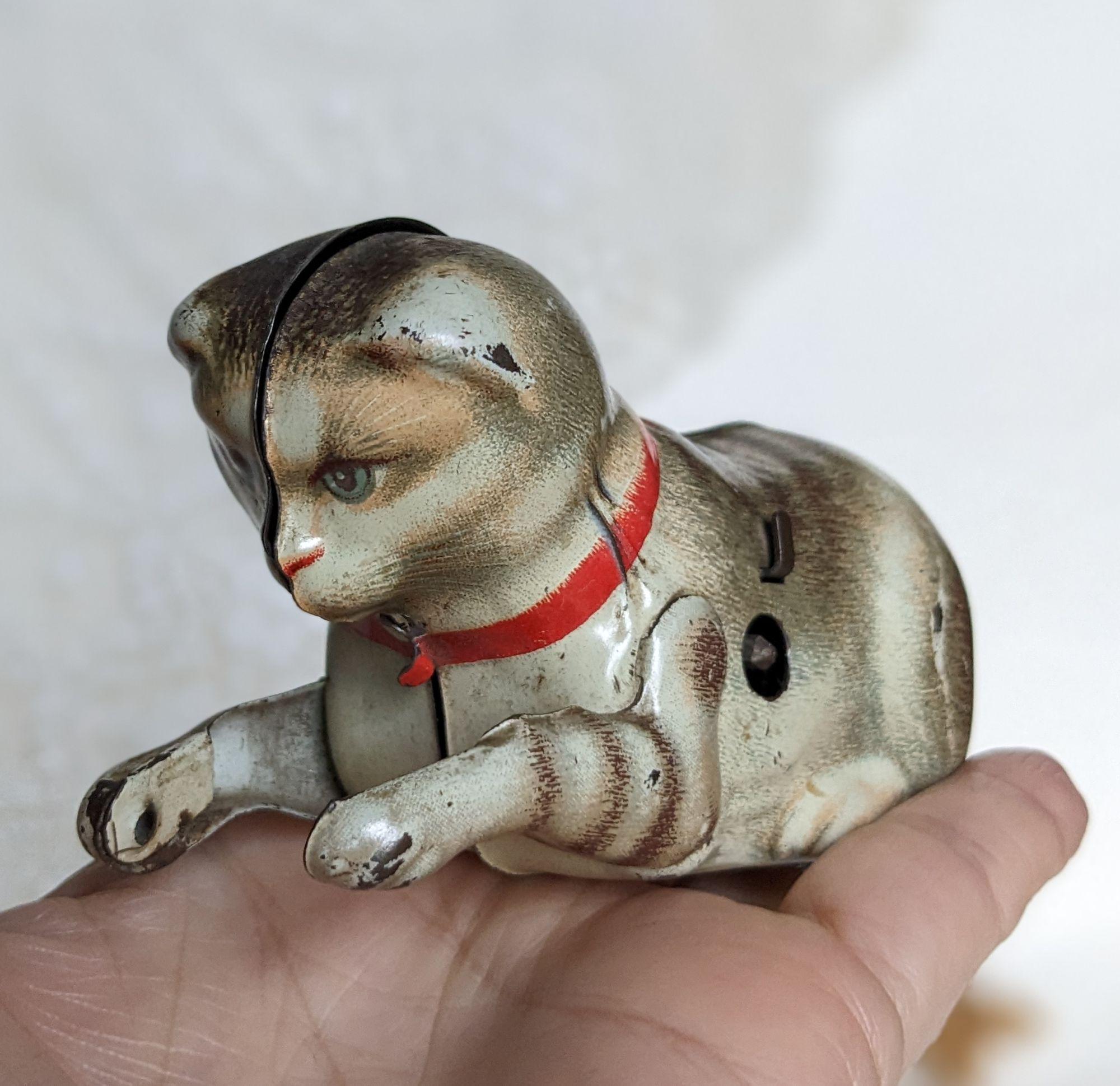 Old Tin Cat Clockwork Toy. Vintage Wind Cat Toy. Vintage Wind up