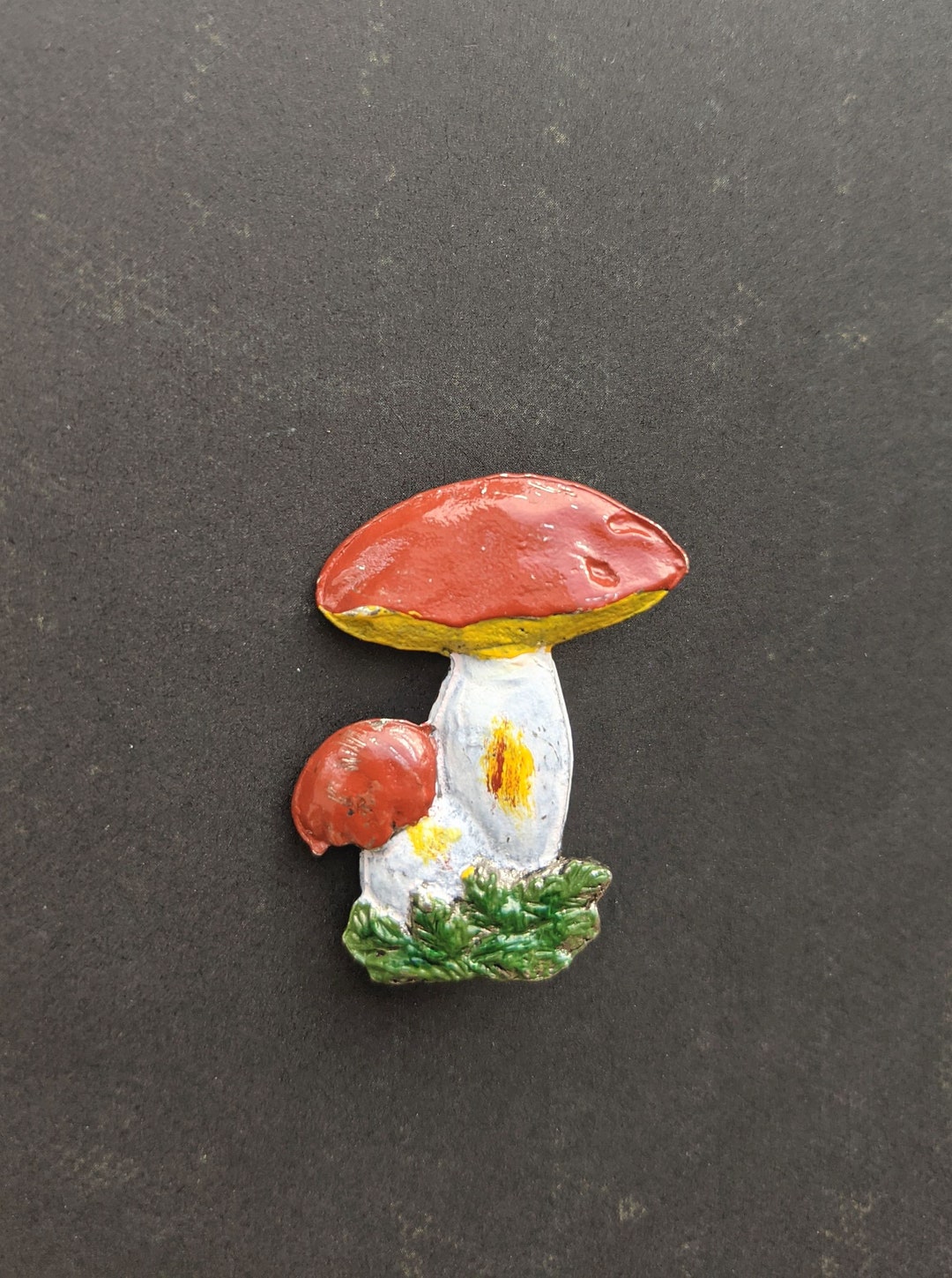Vintage Enamel Mushroom Brooch. Vintage Red Mushrooms Brooch. Enamel