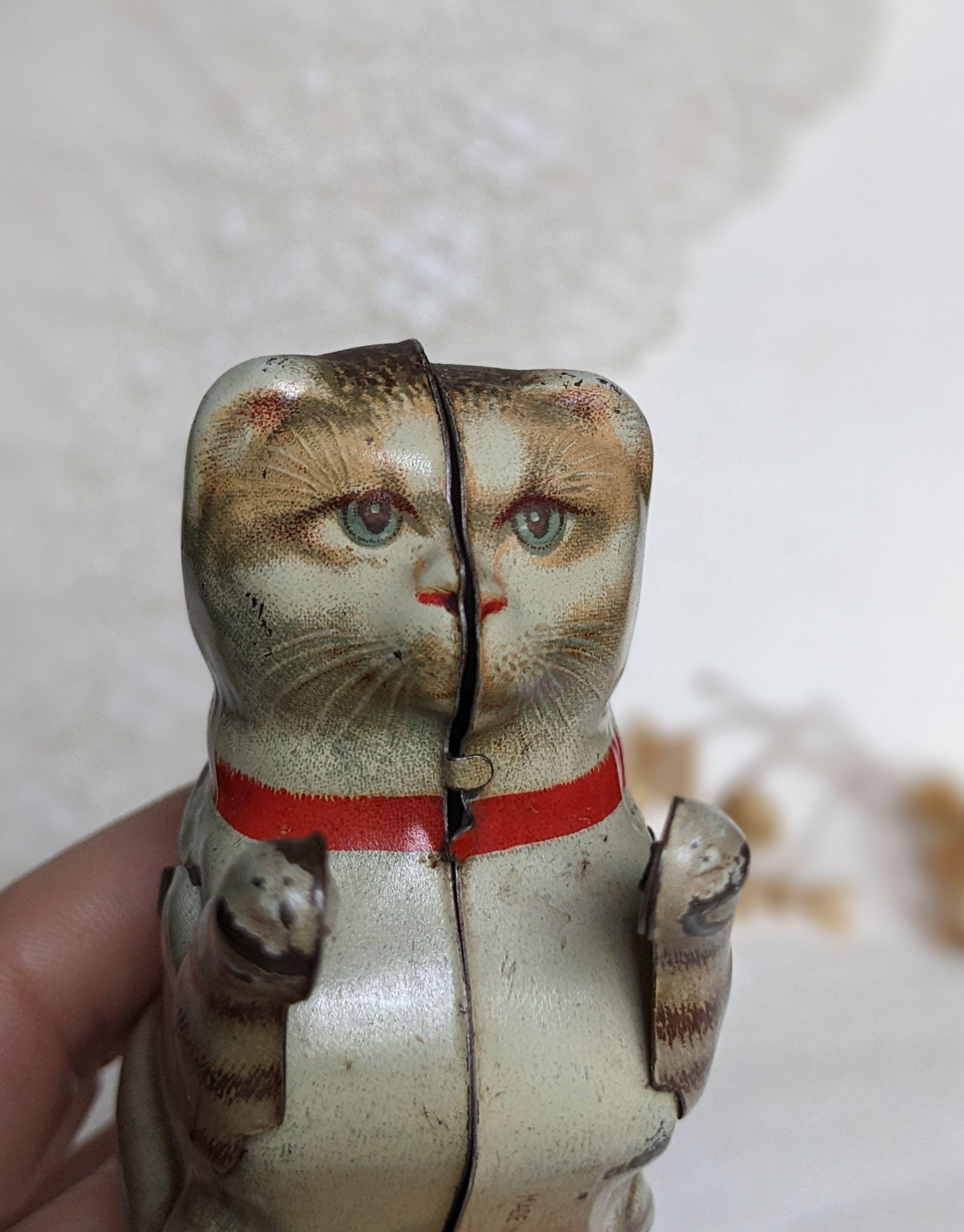 Old Tin Cat Clockwork Toy. Vintage Wind Cat Toy. Vintage Wind up