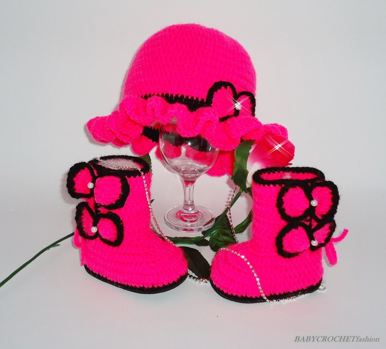 Pink Girl Boots, Crochet Baby Boots, Crochet baby Shoes, Baby Newborn Set, Baby Hat, Newborn Baby Gift, Handmade gift, Baby Set, Crochet Set image 1
