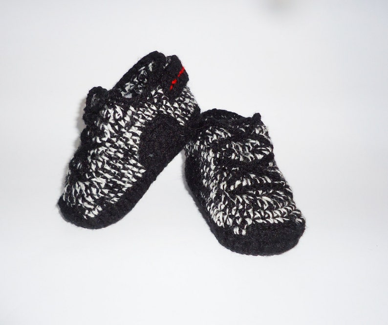 Crochet Baby Shoes, Yezzy 350 boost, Toddler shoes, Newborn baby booties, Crocet Baby, Crochet Boots, West Shoes, Sport Shoes, Yezzy shoes image 4