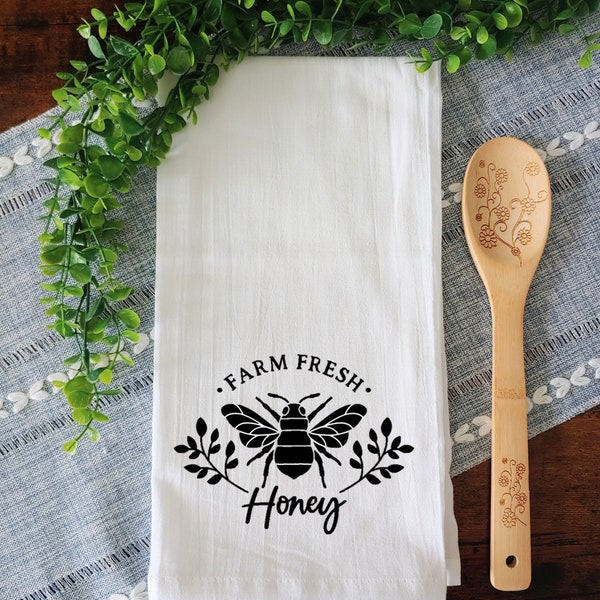 Farm Fresh Honey Flour Sack Towel / Farmhouse Tea Towel / Farmhouse Kitchen Decor / Bee Gift / Farmhouse Kitchen Towel / Farmhouse Decor