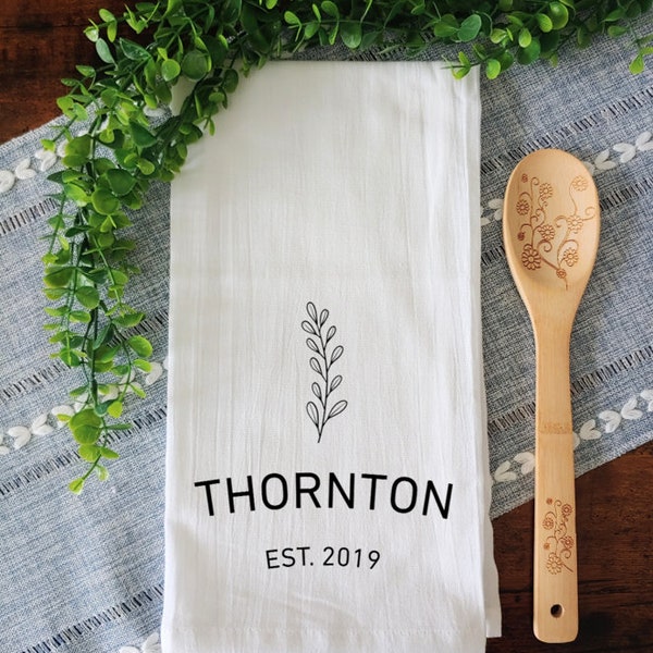 Est Kitchen Towel / Personalized Kitchen Towel / Personalized Home Decor / Monogram Decor / Housewarming Gift / Personalized Wedding Gift