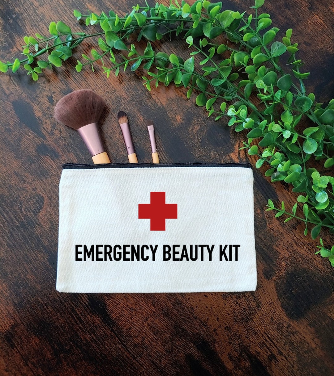 Sediakan Emergency Beauty Kit Dalam Beg Tangan