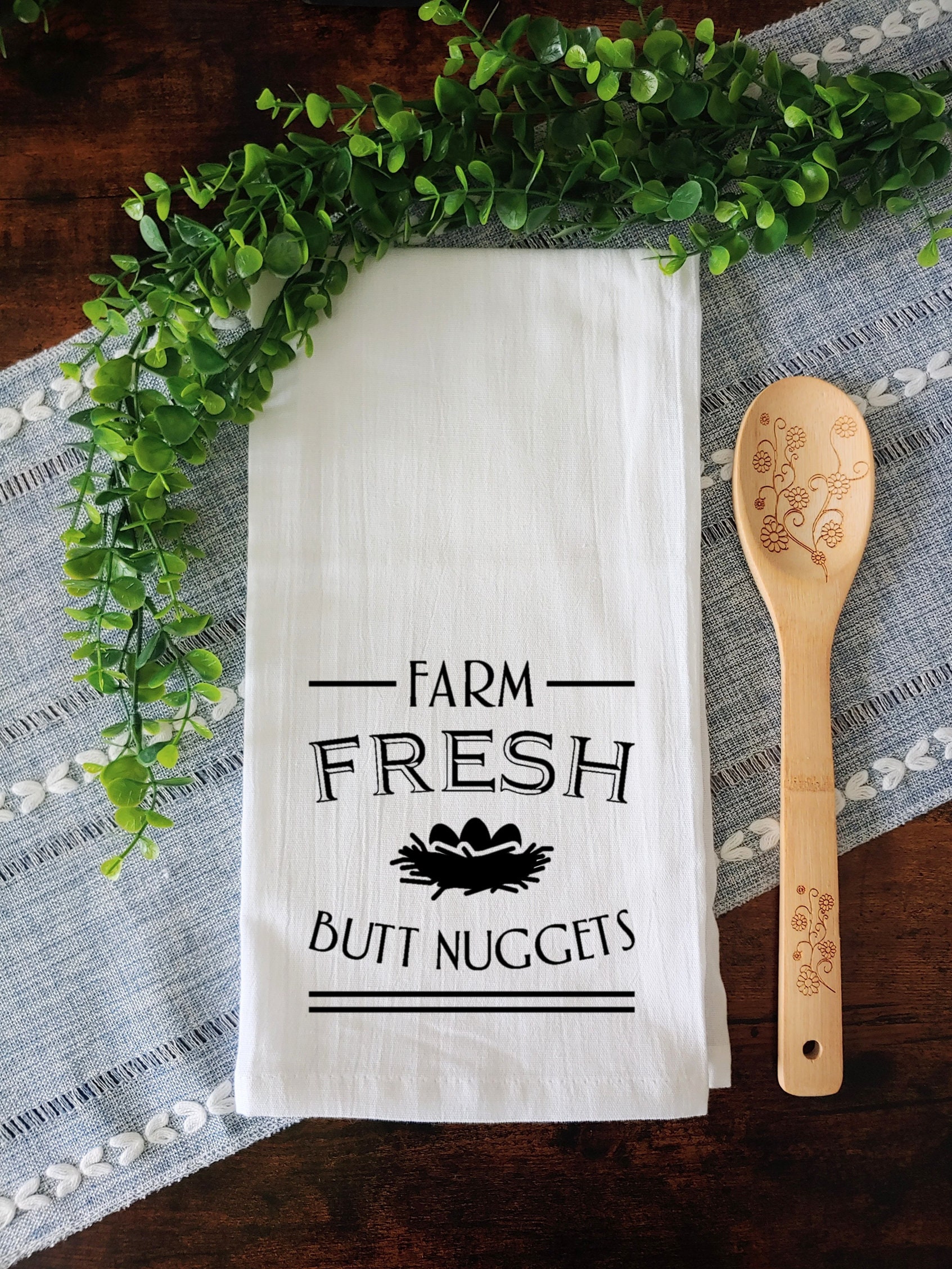 Farm Fresh Butt Nuggets Tea Towel / Funny Kitchen Towel / Funny Flour Sack  Towel / Fun Kitchen Decor / Fun Gift for Mom / Funny Home Decor