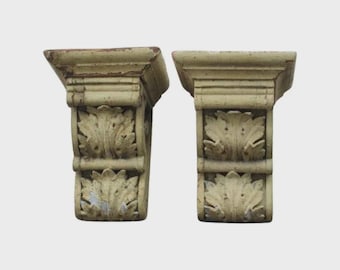 Estante antiguo del siglo XIX con acabado de hoja de acanto, ménsula de pared con borlas, salvamento arquitectónico