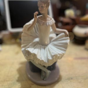 Lladro sitting ballerina - Etsy 日本