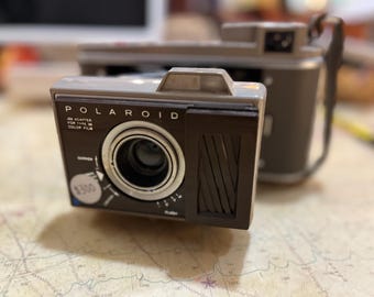 Polaroid EE33 Land Camera Near Mint With Original Box and Manual