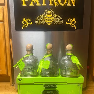 3 bottiglie vuote di tequila PATRON di grandi dimensioni (1,75 l) con scatola ed etichette