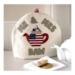 Funda para tetera personalizada con bandera estadounidense bordada - Funda para tetera de EE. UU. - Regalo para segundo aniversario de boda de algodón, cuarto aniversario de boda de lino, cumpleaños, nuevo hogar