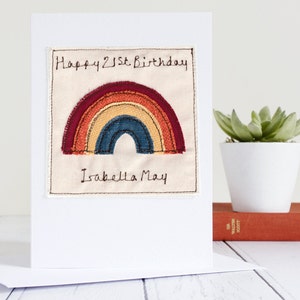 Carte brodée personnalisée arc-en-ciel pour un anniversaire ou un nouvel enfant - carte de bébé arc-en-ciel - carte de la pensée de vous - carte de rétablissement pour elle