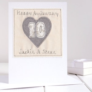 Biglietto di auguri personalizzato ricamato per il 10° anniversario di matrimonio - Biglietto di auguri in latta per l'anniversario dei 10 anni - Biglietto di auguri per il 10° anniversario per marito, moglie, coppia, amici