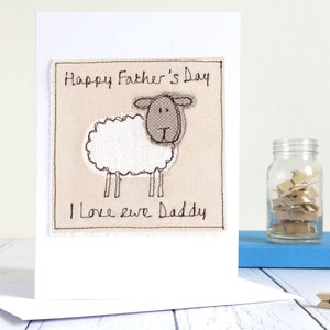Biglietto di auguri personalizzato con pecorella ricamata per la festa del papà, Pasqua, San Valentino, Natale, anniversario, compleanno, ringraziamento - Biglietto "I Love Ewe"