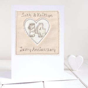 Biglietto personalizzato per l'anniversario di matrimonio in avorio del 14° ricamo personalizzato - Biglietto per l'anniversario del cuore per moglie, marito, coppia - Biglietto per 14 anni insieme