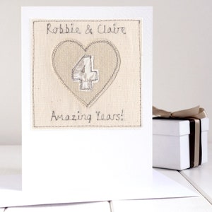 Tarjeta de aniversario de bodas bordada personalizada con número: tarjeta de aniversario de 2.º aniversario de algodón o 4.º aniversario de lino para esposa, esposo, pareja, amigos