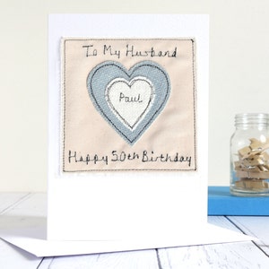 Tarjeta de cumpleaños o aniversario personalizada con corazón bordado para él o su esposo. Tarjeta de aniversario de algodón para el segundo o cuarto aniversario de lino. Tarjeta de boda gay.