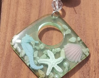 Vintage Earrings / Seahorse / Dangle Drop Earrings / Clear Beach Theme Jewelry
