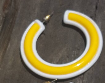 Vintage Yellow Hoop Earrings / Clip On Earrings / Pierced / Hong Kong / Retro Jewelry / Summer, Beach / Shabby Chic /  Jewelry / Earrings