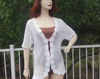 Vintage White Crochet Top / Beach Cover Up / Shabby Chic / Vintage Clothing
