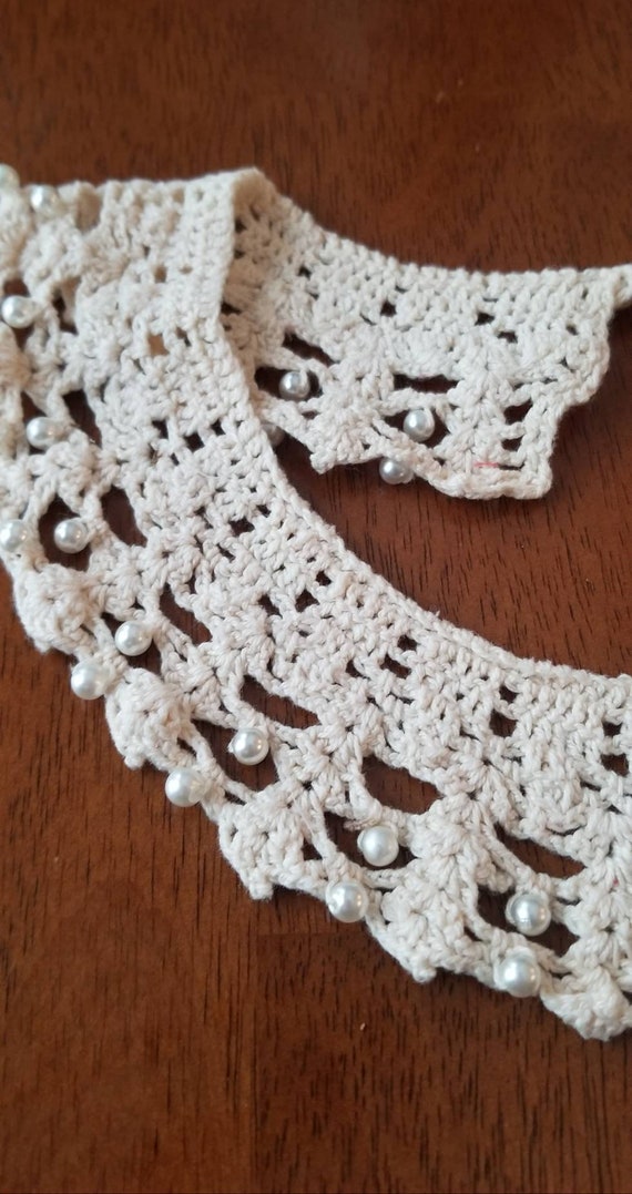 Vintage Crochet Pearl Collar  / Lace Necklace / C… - image 2