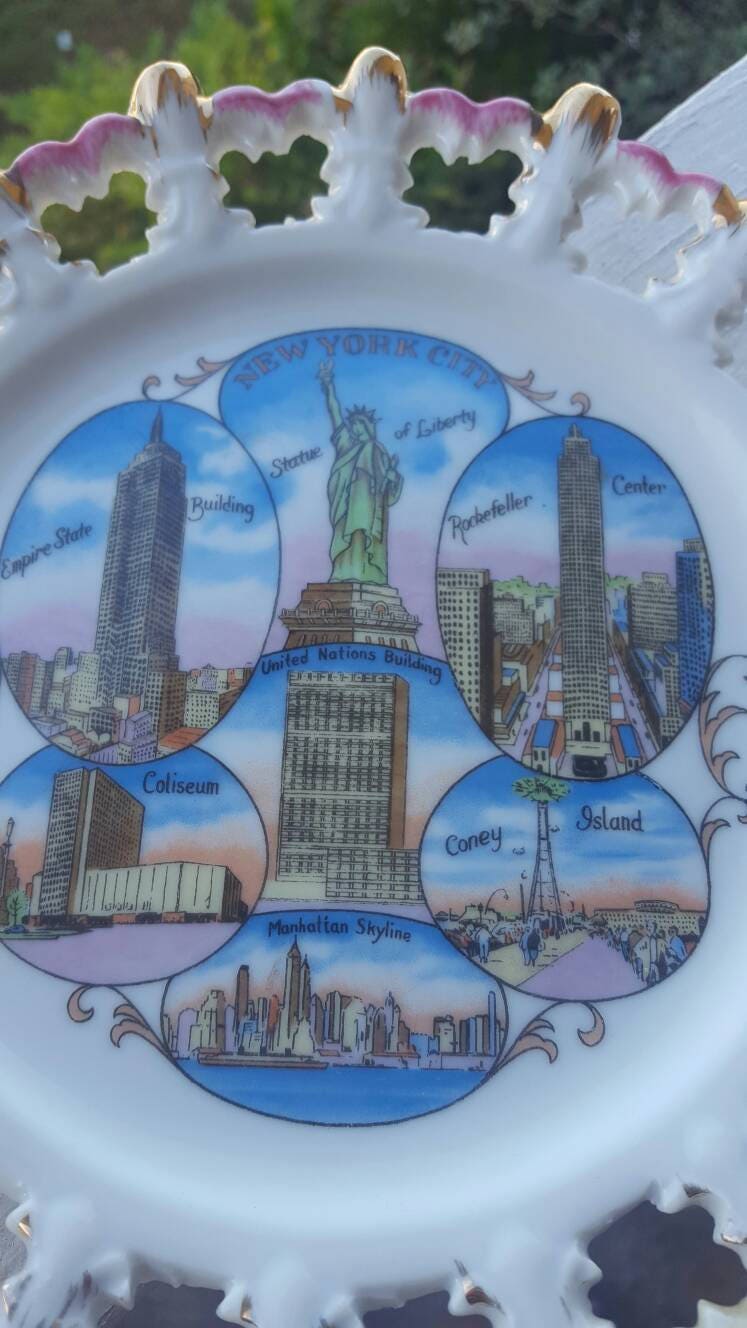 Vintage New York City Souvenir Plate / Scalloped Cut Out Shabby Chic