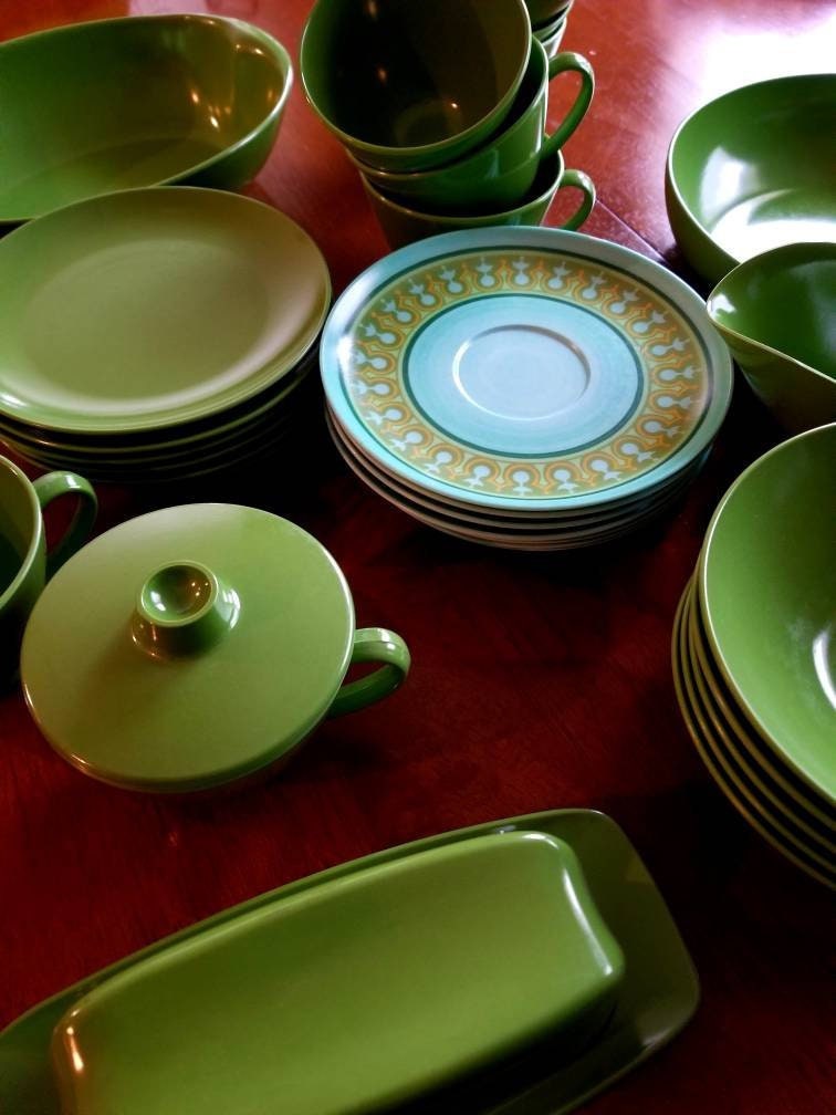 Vintage Dish Set / Melmac / Avocado Green / Turquoise Plates