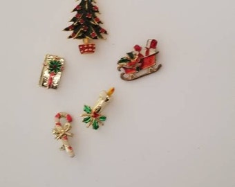 Vintage Christmas Brooch / Holiday Pins / Scarf Pin / Hat Pin / Gold Metal Brooch