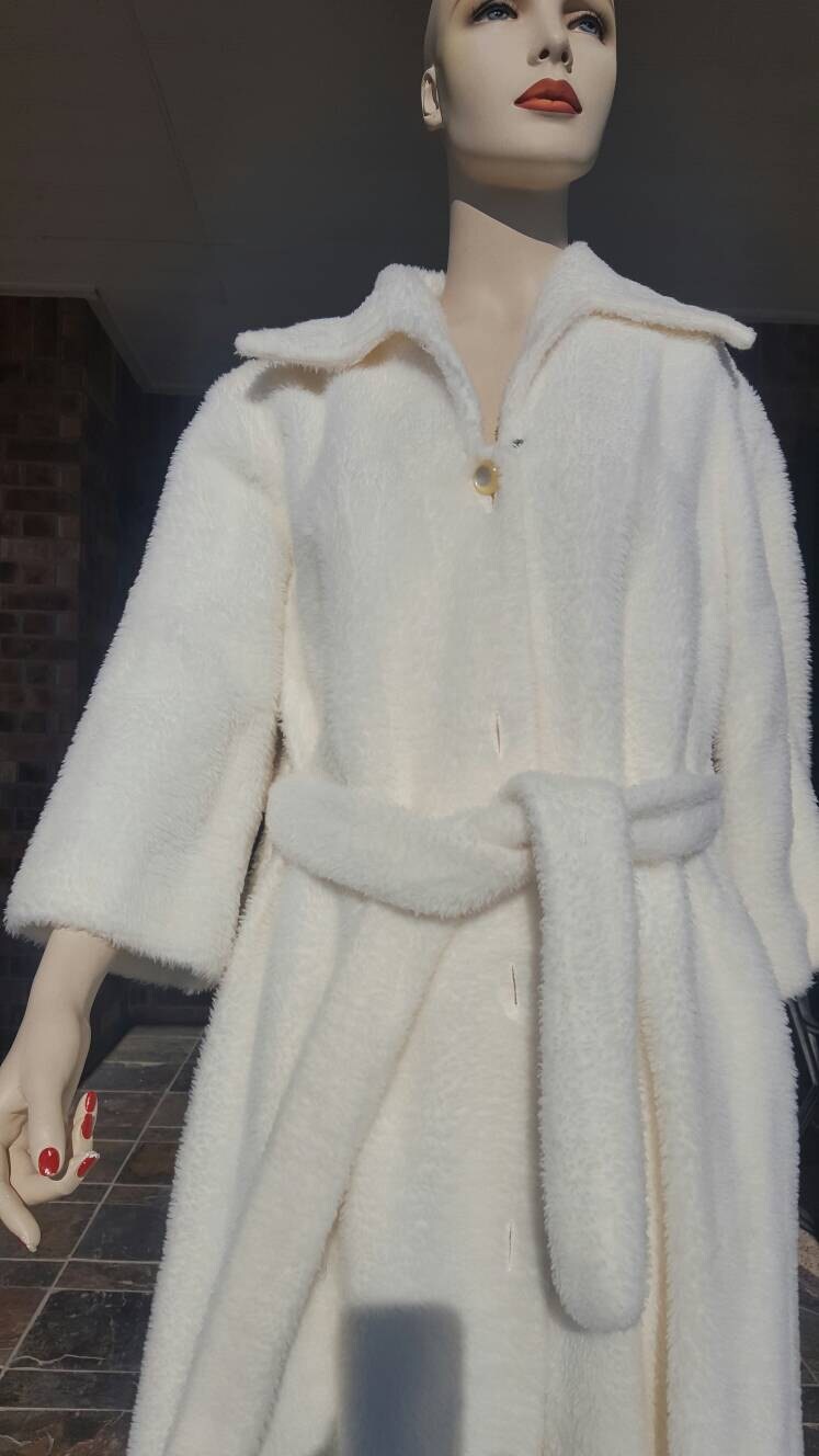 Vintage Dressing Coat / Styled by Dorian / Dressing Coat / House Coat