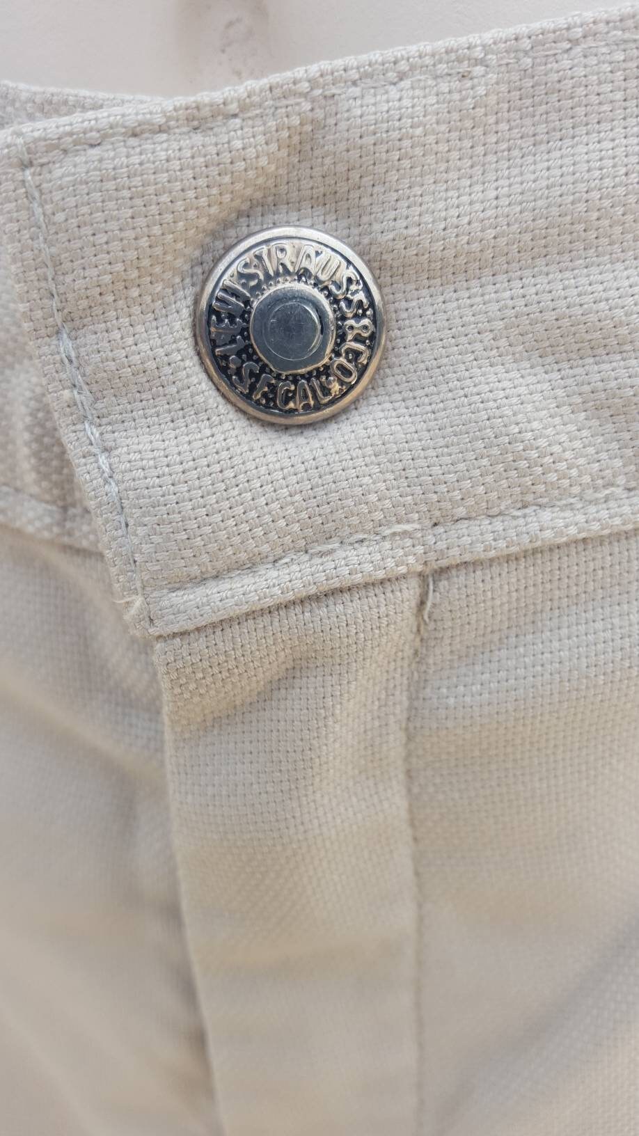 levis beige