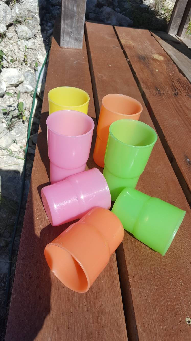 Tupperware Pastel Stackable Tumblers / Camping Dishes / Small and Large  Plastic Tumblers / Vintage Tupperware