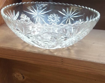 Vintage Large Starburst Cut Glass Bowl / Glass Bowl / Salad Bowl / Serving Bowl / Centerpiece / Thanksgiving Serving Bowl / 10-1/2" bowl