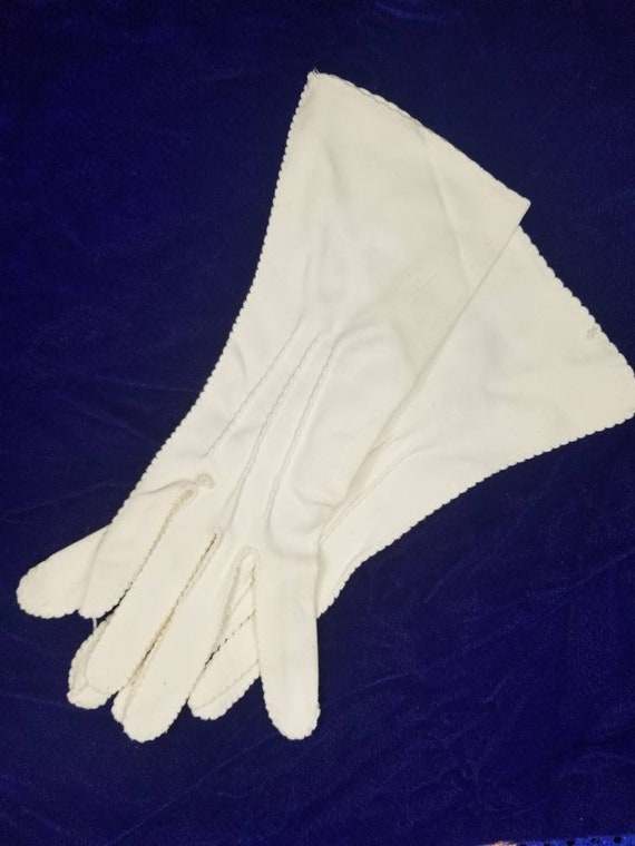 Vintage 50s white gloves