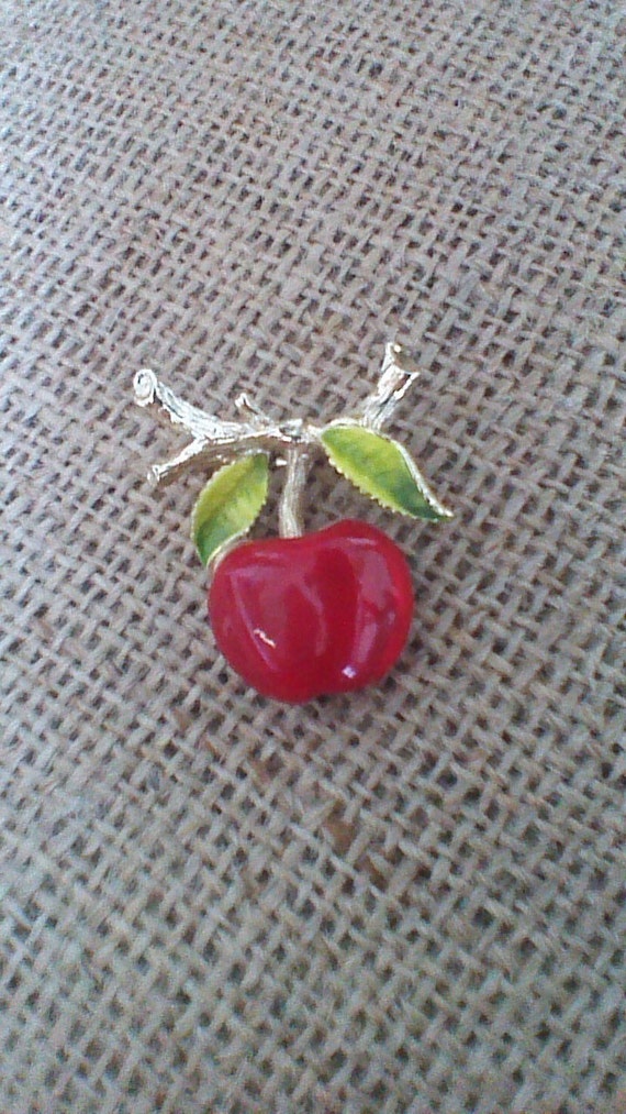 Vintage Apple Pin / Gerry Apple Gold Tone Apple Pi
